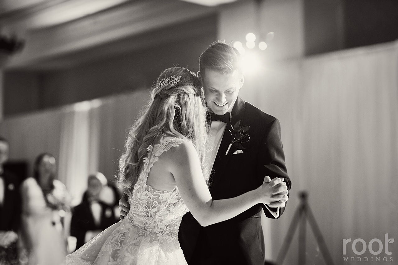 Wedding first dance with a fog machine